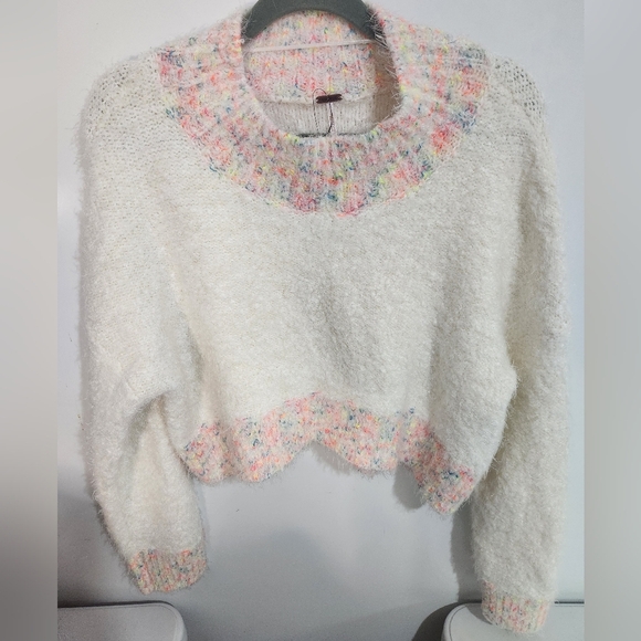 Free People cropped sweater, size large, NWT - Picture 8 of 8